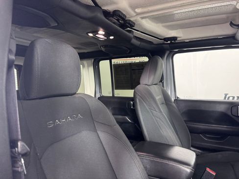 Used 2022 Jeep Wrangler Unlimited Sahara image 30