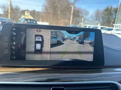 Used 2018 BMW 540i xDrive image 39