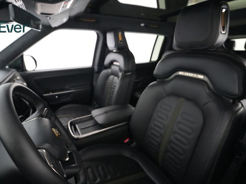 Used 2025 Rivian R1S Adventure AWD/4WD image 4