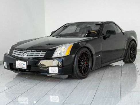 Used 2006 Cadillac XLR RWD image 4