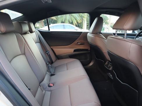 Used 2025 Lexus ES 350 w/ Premium Package image 35