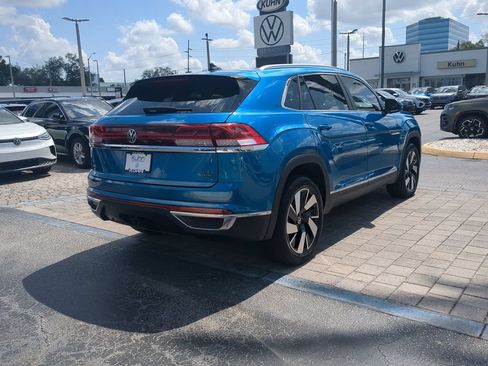 Used 2025 Volkswagen Atlas Cross Sport SEL AWD/4WD image 3