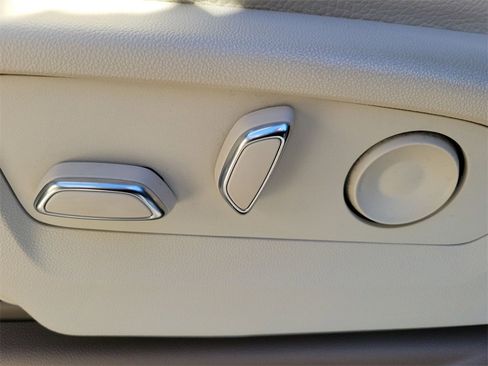 Used 2022 GMC Yukon Denali image 17