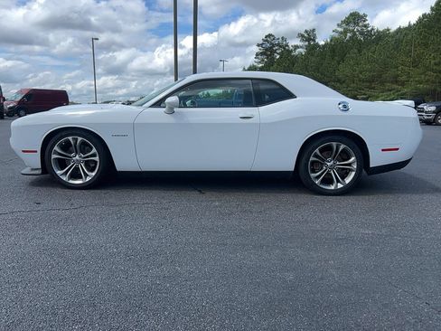Used 2020 Dodge Challenger R/T RWD image 8