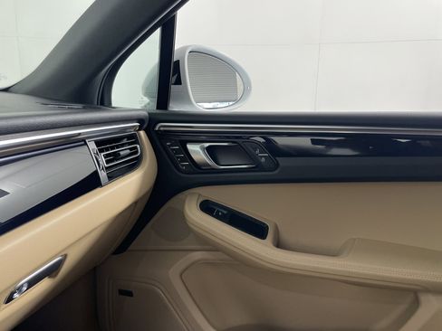 Certified 2023 Porsche Macan AWD/4WD image 14