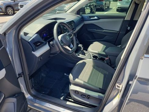 Used 2023 Volkswagen Taos SE w/ Panoramic Sunroof Package FWD image 16