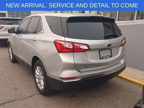 Used 2020 Chevrolet Equinox LT w/ Driver Convenience Package FWD image 3
