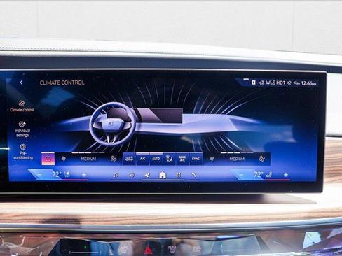 New 2025 BMW 760i xDrive image 18