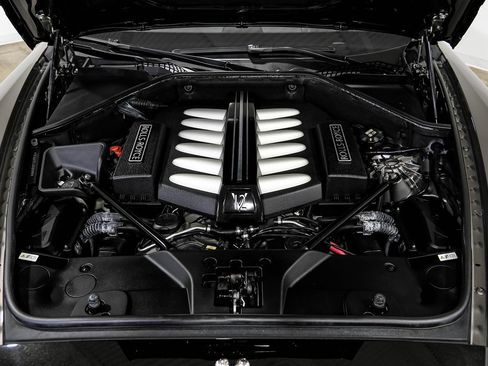 Used 2016 Rolls-Royce Wraith RWD image 50
