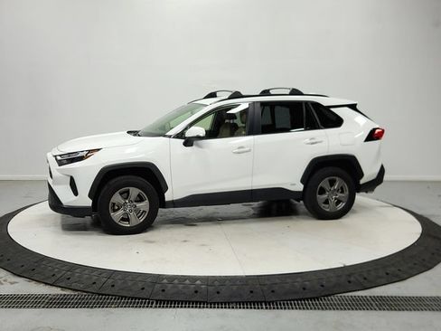 Used 2023 Toyota RAV4 LE AWD/4WD image 5