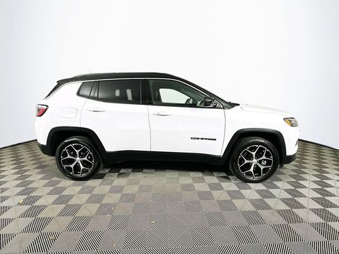 Certified 2024 Jeep Compass Limited AWD/4WD image 13