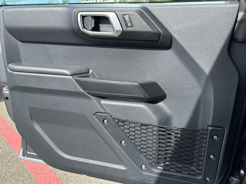 Used 2025 Ford Bronco Badlands AWD/4WD image 22