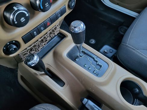 Used 2014 Jeep Wrangler Unlimited Rubicon w/ Max Tow Package image 32