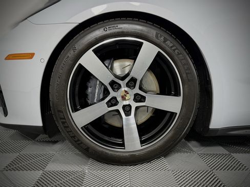 Used 2025 Porsche Panamera 4 image 13