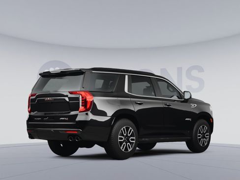 Used 2024 GMC Yukon AT4 w/ Technology Package AWD/4WD image 4