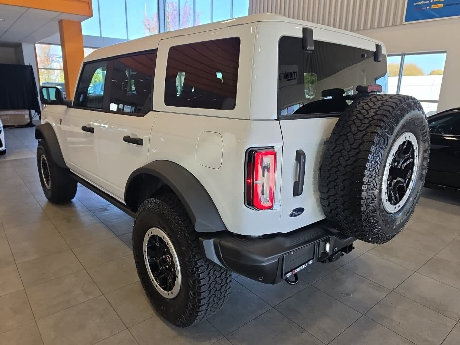 Used 2025 Ford Bronco Badlands AWD/4WD image 13