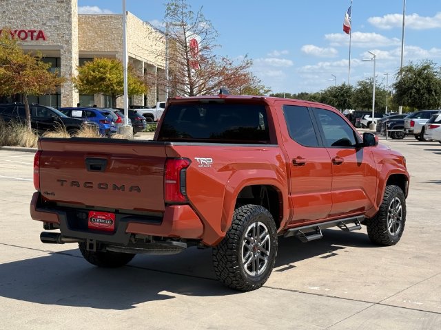 Used 2025 Toyota Tacoma TRD Sport AWD/4WD image 5