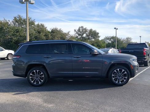 Used 2021 Jeep Grand Cherokee L Overland w/ Luxury Tech Group IV image 5