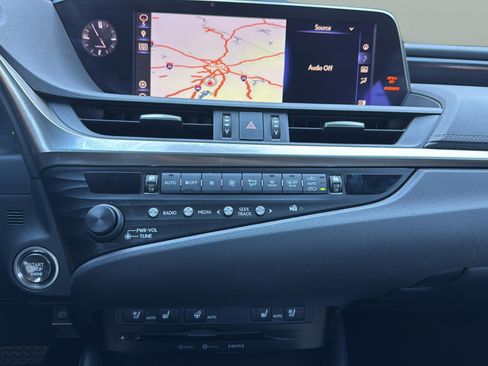 Used 2019 Lexus ES 350 image 18