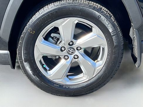 Used 2021 Toyota RAV4 Limited image 33