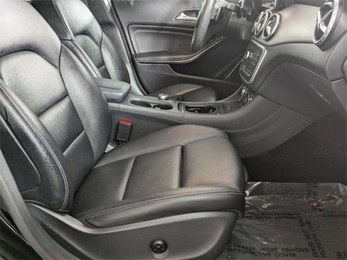 Used 2017 Mercedes-Benz GLA 250 4MATIC image 31