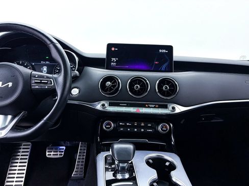 Used 2022 Kia Stinger GT2 AWD/4WD image 7