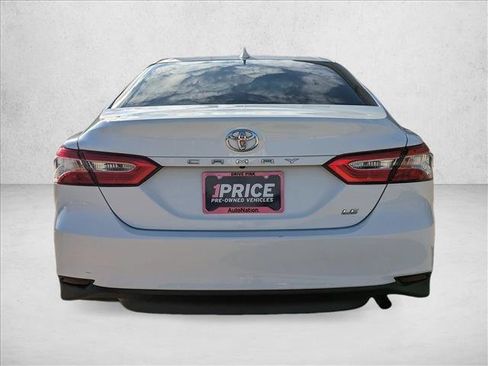 Used 2020 Toyota Camry LE FWD image 7