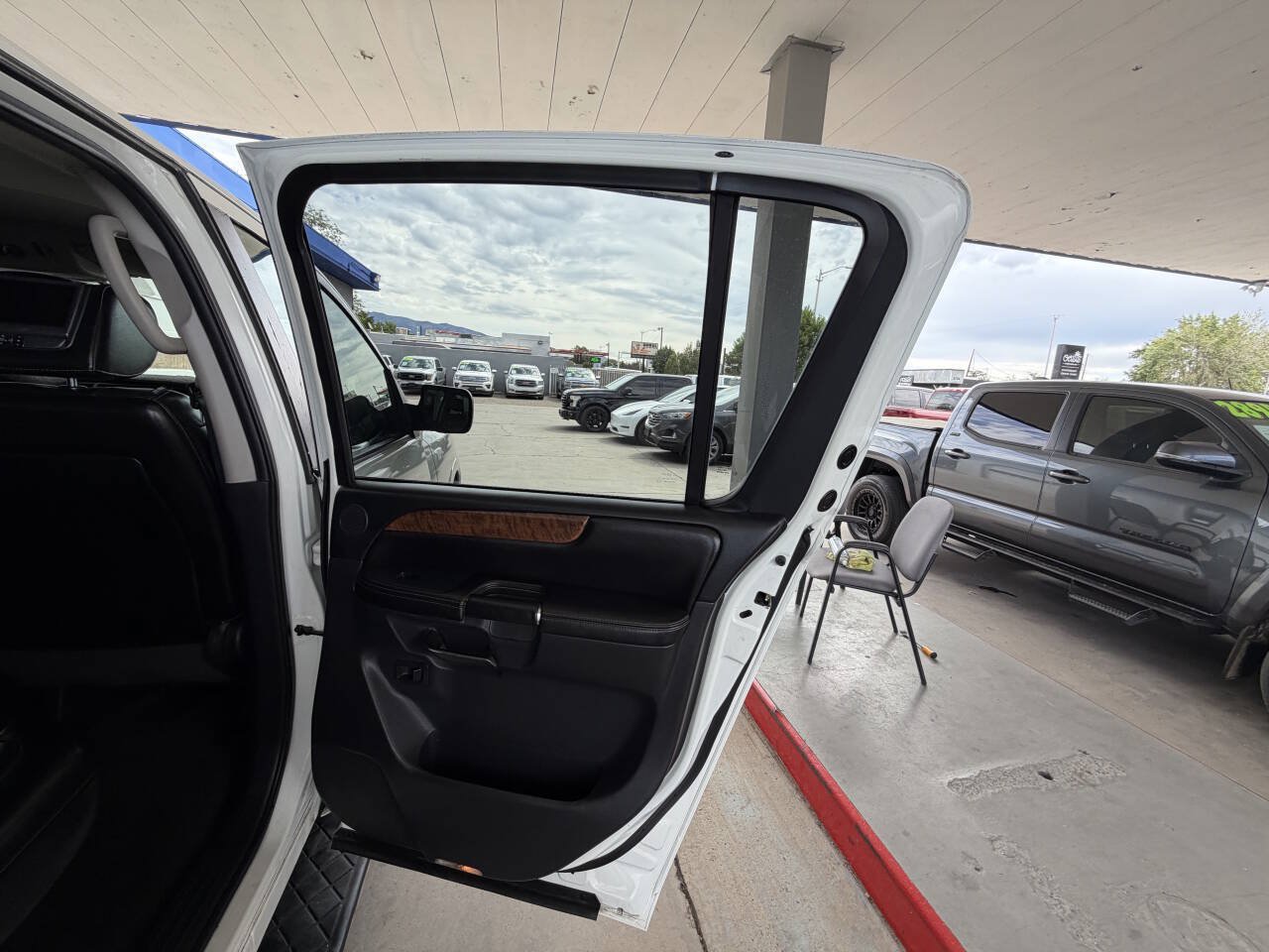 Used 2014 Nissan Armada Platinum AWD/4WD image 15