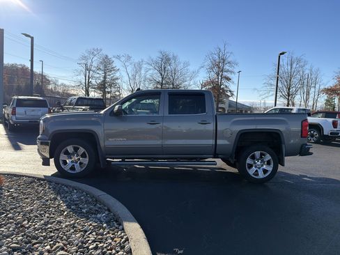 Used 2017 GMC Sierra 1500 SLE w/ SLE Value Package image 9