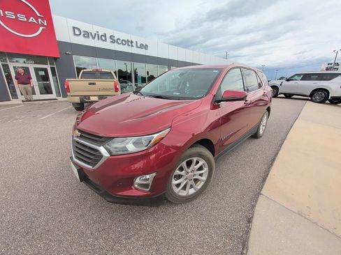 Used 2020 Chevrolet Equinox LT FWD image 1