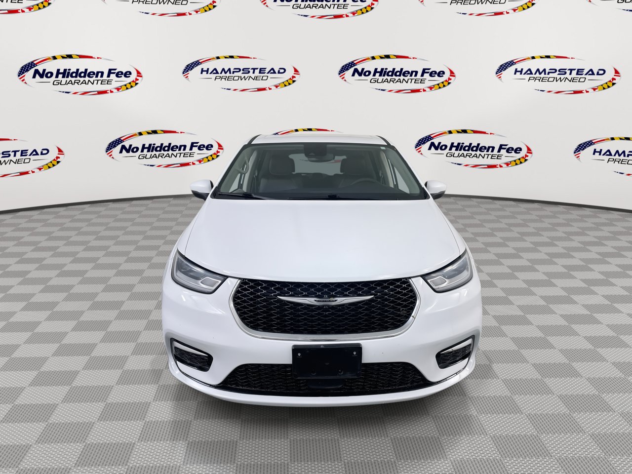 Used 2023 Chrysler Pacifica Touring-L FWD image 4