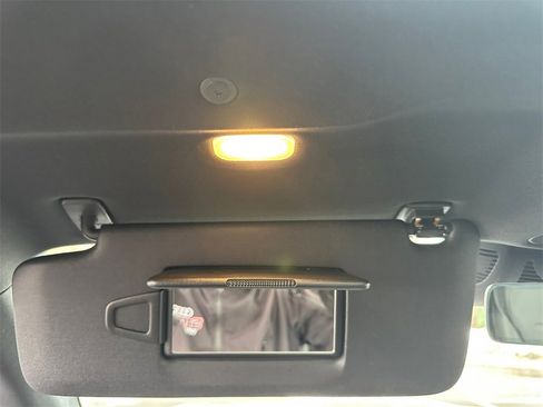 Used 2024 Mercedes-Benz GLC 300 4MATIC image 26