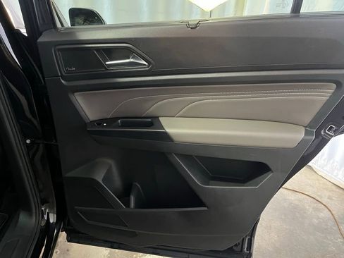 Used 2021 Volkswagen Atlas SEL Premium w/ MDO Package (Bench Seat) image 25