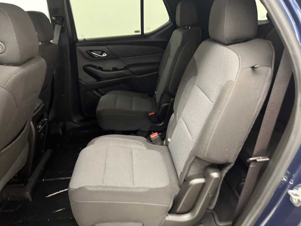 Used 2023 Chevrolet Traverse LT FWD image 13
