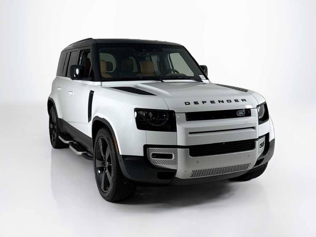 Used 2023 Land Rover Defender 110 SE AWD/4WD image 7