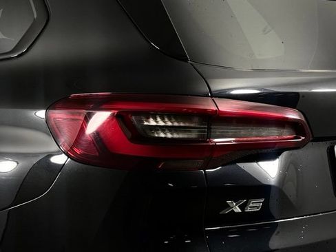 Used 2022 BMW X5 sDrive40i w/ M Sport Package RWD image 17