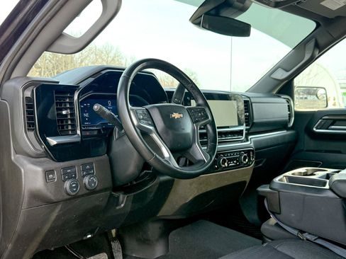 Used 2023 Chevrolet Silverado 1500 LT image 15