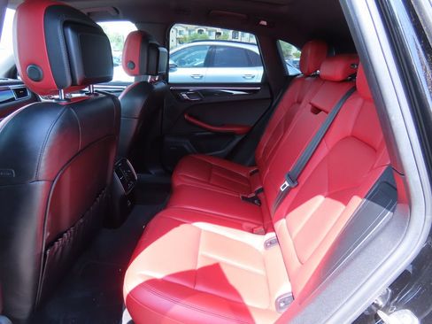 Used 2018 Porsche Macan GTS AWD/4WD image 11