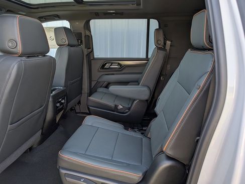New 2026 GMC Yukon XL AT4 w/ AT4 Premium Package AWD/4WD image 28