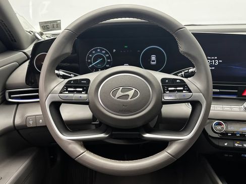 Used 2024 Hyundai Elantra SEL w/ Convenience Package FWD image 24