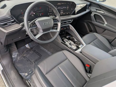 Used 2025 Audi Q5 Premium w/ 19" Wheel Package image 10