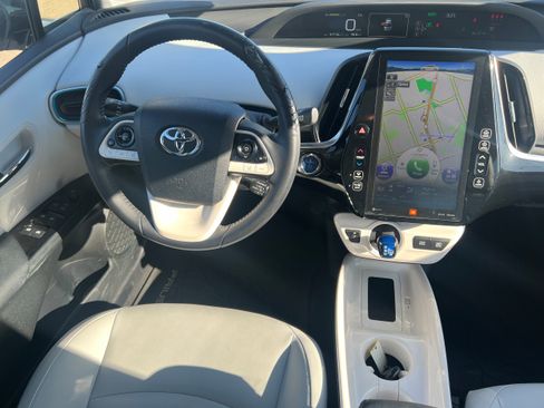 Used 2018 Toyota Prius Four w/ Advanced Technology Package image 16