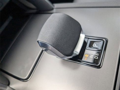 Used 2024 Land Rover Discovery Sport S image 7