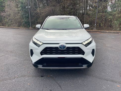 Used 2022 Toyota RAV4 SE image 2