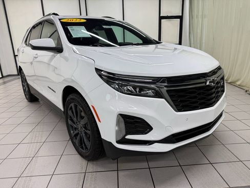 Certified 2022 Chevrolet Equinox RS FWD image 2
