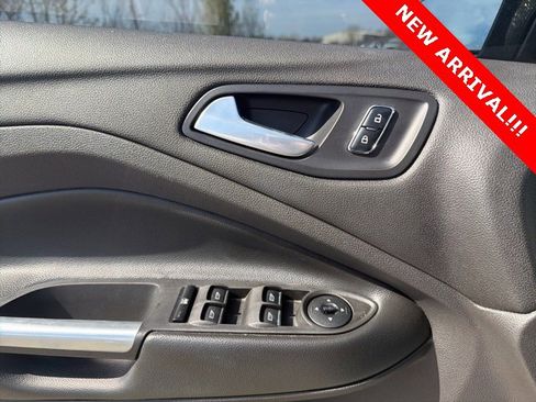 Used 2015 Ford Escape SE w/ SE Chrome Package image 13