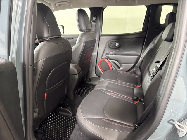Used 2016 Jeep Renegade Trailhawk w/ Premium Trailhawk Package AWD/4WD image 12