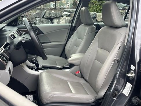 Certified 2017 Honda Accord EX-L image 20