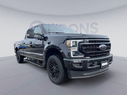 Used 2022 Ford F250 Lariat w/ Black Appearance Package image 8