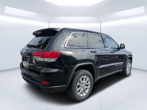 Used 2022 Jeep Grand Cherokee Laredo E RWD image 3